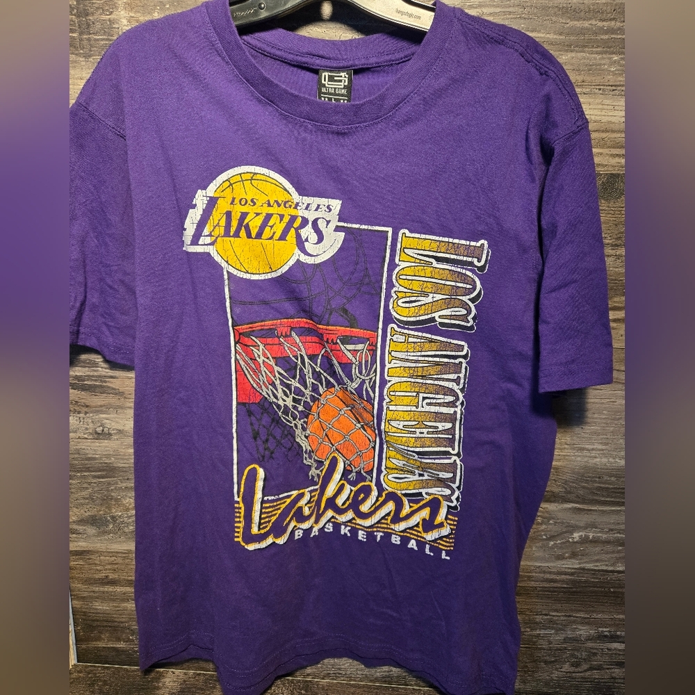 Vintage Los Angeles Lakers Tshirt Men's Size Large Purple‎ LeBron Kobe Magic
